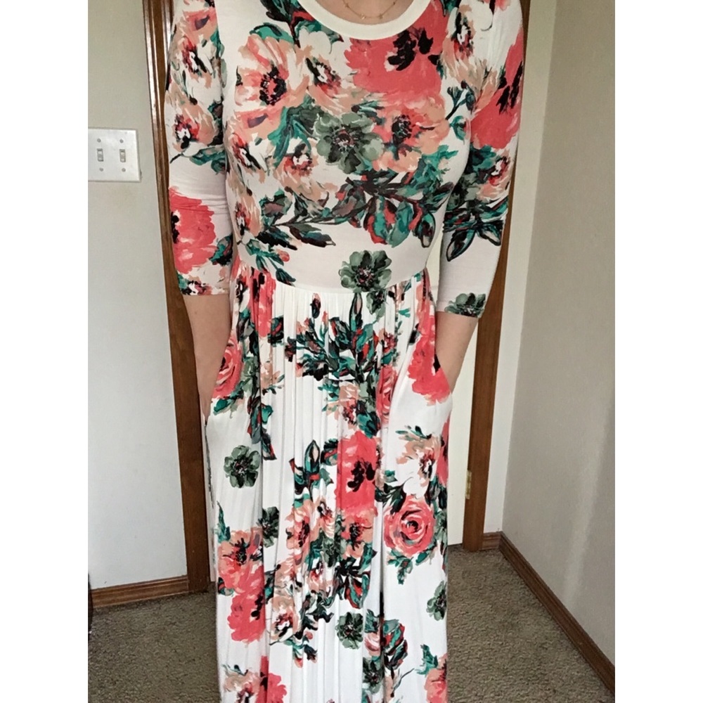 Boutique Floral Maxi - Picture 3 of 3